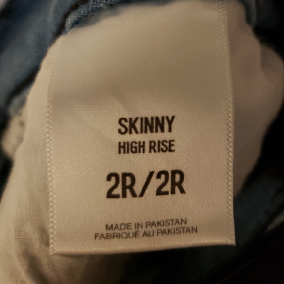 Express High Rise Light Wash Skinny Jeans - Size 2R - Picture 12 of 12